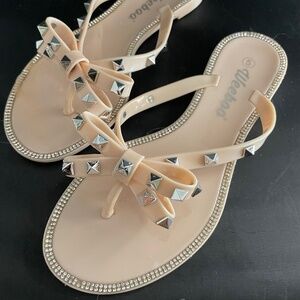Weeboo Women's Size 5 Flats Cream Color  Rubber and Rhinestones